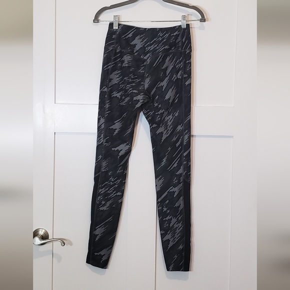 Nike Dri-Fit Mid-rise Camo Leggings Size Small Dark Smoke Grey One Legend Pant - Picture 10 of 14